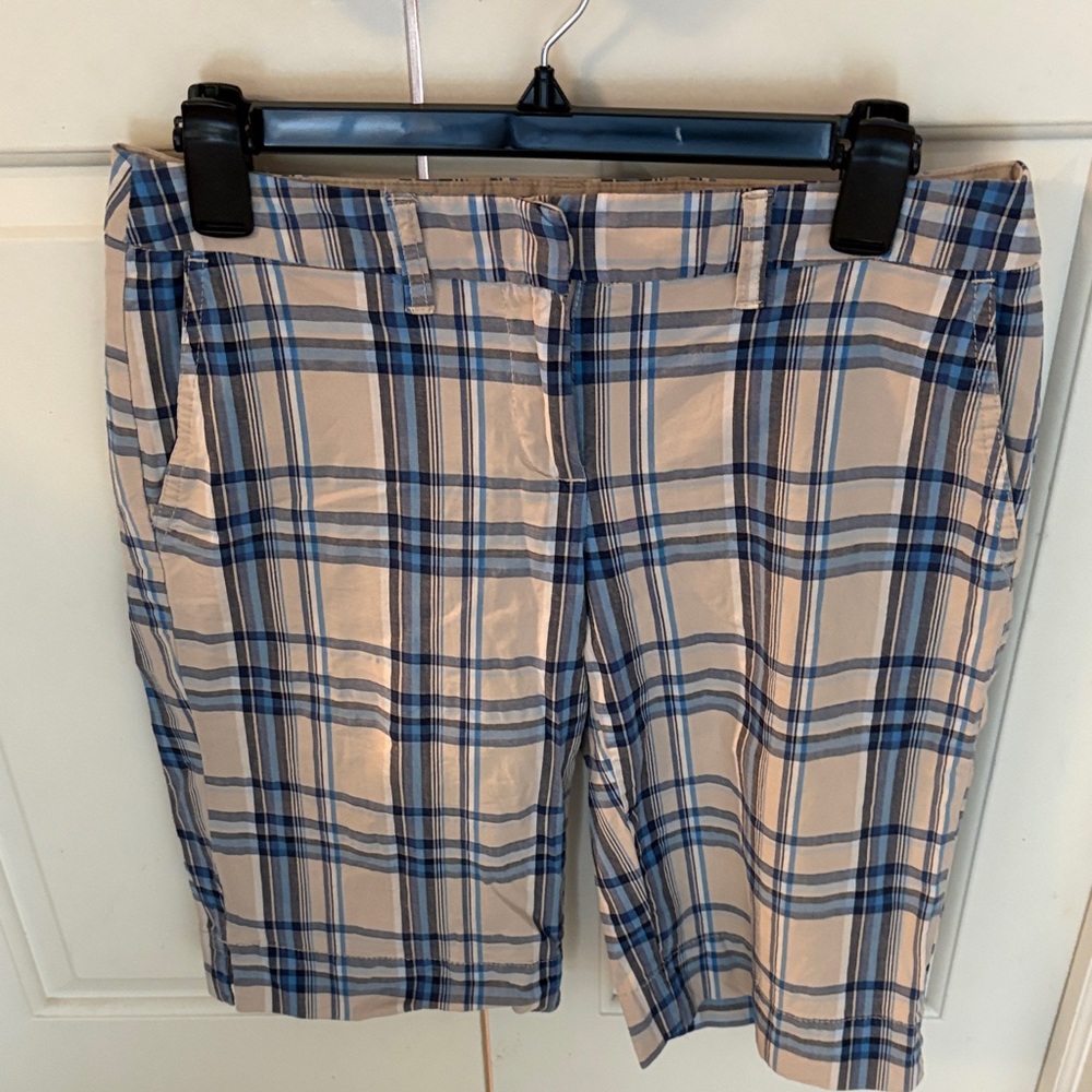 Women’s Plaid Cotton Blend Shorts Pockets in Beige Blue NY Company Chico